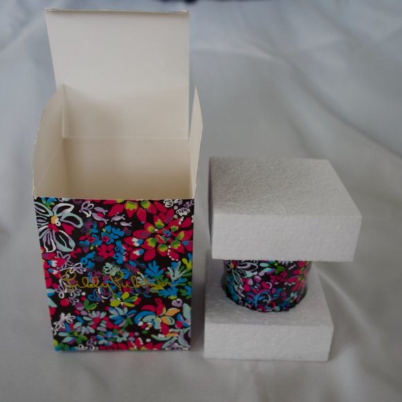 Lilly Pulitzer Multi Feeling Fintastic Candle New In Box - Picture 7 of 10